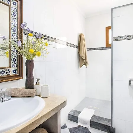 New! Orquidea - Walking Distance To Village Villa